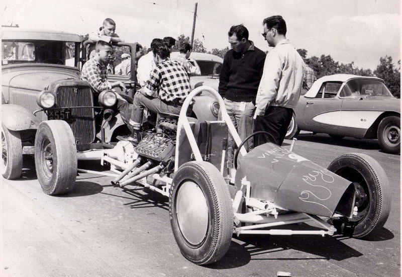 Illustration for article titled Whitewall Tires And Muffler Pipe Rollbars: Drag Racing Back In The Day